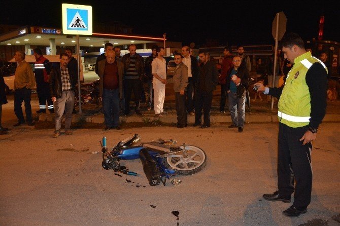 Samsun'da Bir Kamyon Mobilete Çarptı: 2 Yaralı
