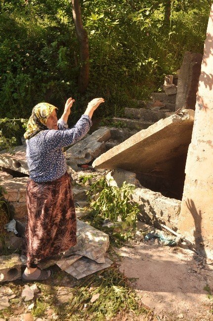 Zonguldak'ta Talihsiz Kadın Beton Yığınının Altında Kaldı