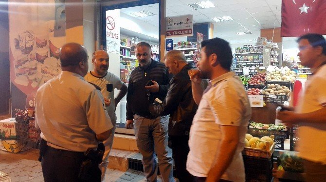 Bursa'da Bir Şahıs Kuru Sıkı Tabanca İle Marketi Soydu