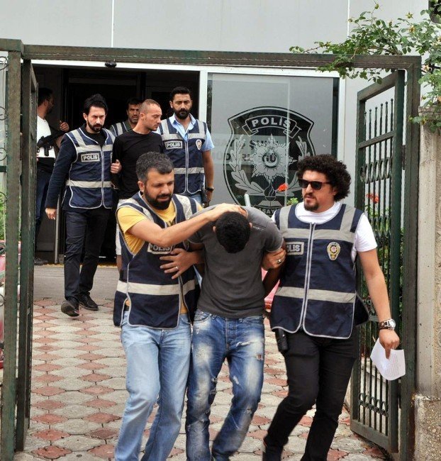 Antalya’da Hırsızlık Operasyonunda 5 Kişiye Gözaltı