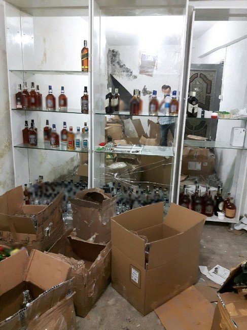 İstanbul’da Sahte İçki Üreten Şebeke Çökertildi