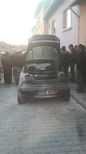 Eskişehir'de Seyir Halindeki Otomobil Alev Aldı