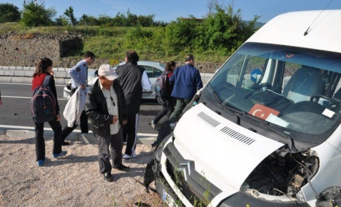 Kütahya'da Kaza: 3 Yaralı