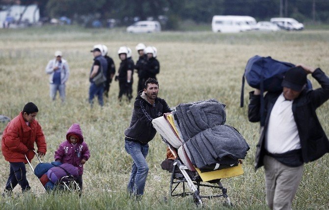 Yunan Polisinden MültecilereŞok Karar