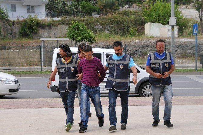 Alanya'da Cinayet Zanlısı Garson Tutuklandı