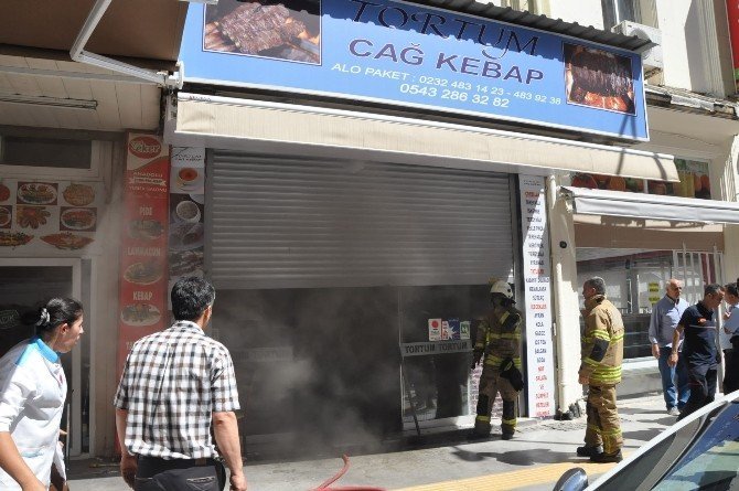 İzmir'de Kabap Salonunda Yangın Çıktı