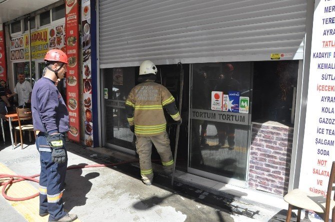İzmir'de Kabap Salonunda Yangın Çıktı