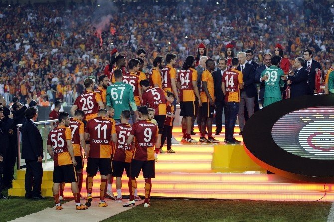 Galatasaray Ziraat Türkiye Kupasını Törenle Aldı