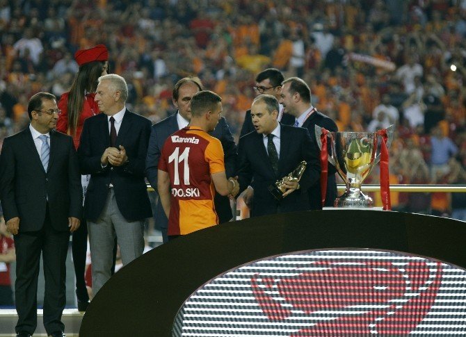 Galatasaray Ziraat Türkiye Kupasını Törenle Aldı