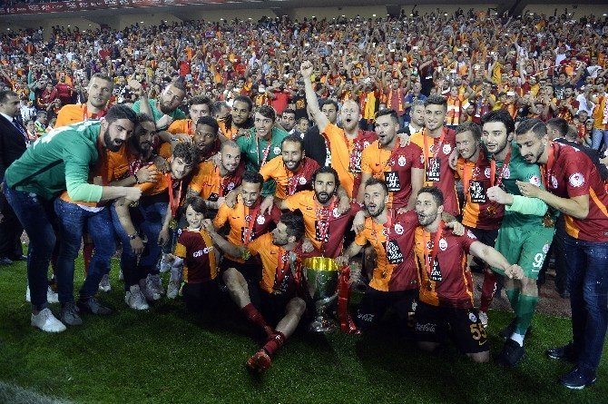Galatasaray Ziraat Türkiye Kupasını Törenle Aldı