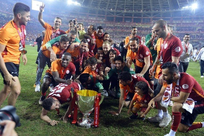 Galatasaray Ziraat Türkiye Kupasını Törenle Aldı