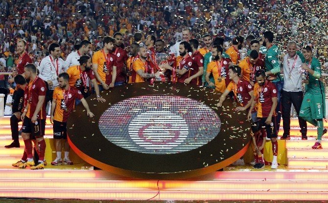 Galatasaray Ziraat Türkiye Kupasını Törenle Aldı