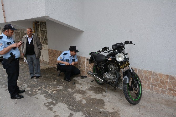 Samsun'da Motosiklet İle Kamyonet Çarpıştı