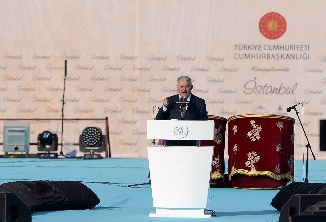 Başbakan Binali Yıldırım İstanbul'un Fethi Şöleninde Konuştu