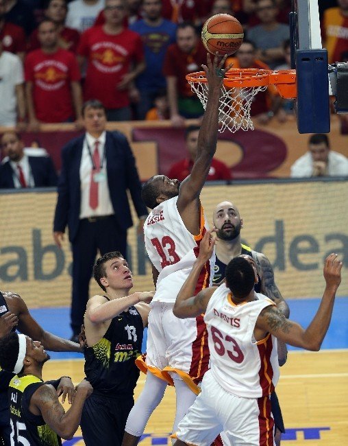 Galatasaray 65-63 Fenerbahçe