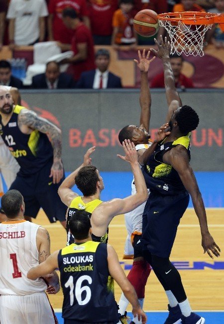 Galatasaray 65-63 Fenerbahçe