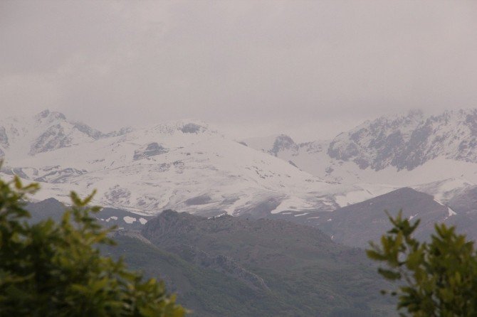 Tunceli’ye Mayıs Ayında Kar Yağdı