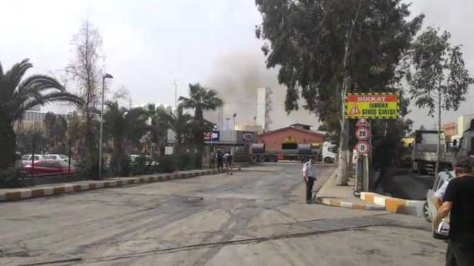 İzmir'de Çelik Fabrikasında Yangın Çıktı