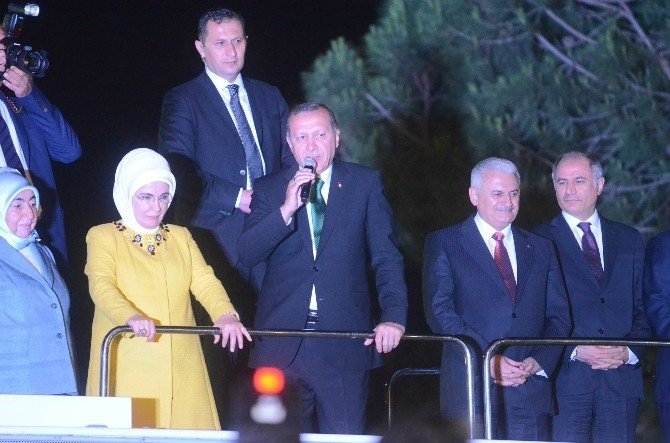 Başbakan Binali Yıldırım İzmirlilere Seslendi