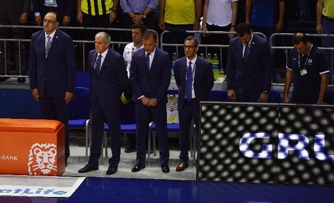Fenerbahçe 84-72 Anadolu Efes