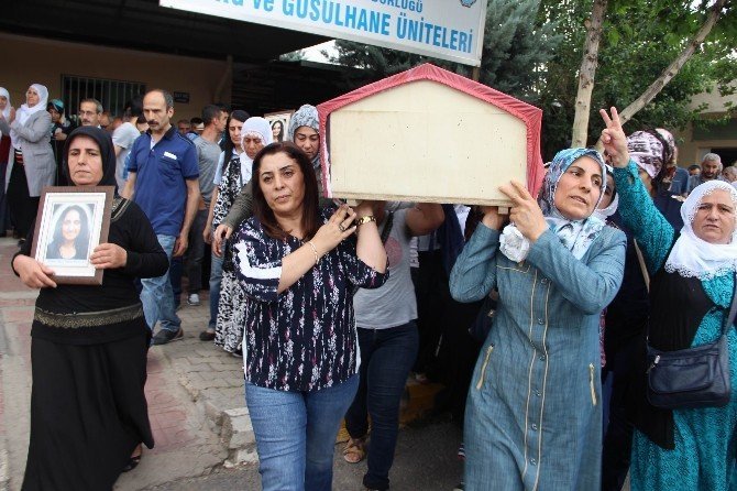 Terörist Cenazesini Belediye Başkanı Taşıdı