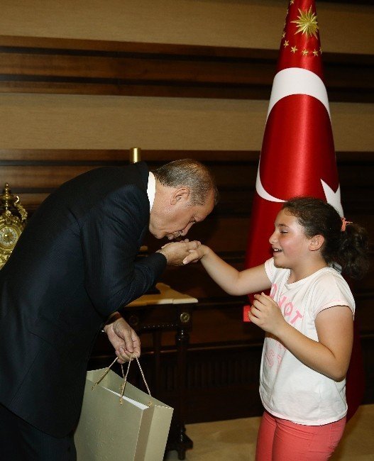 Erdoğan Çocuklarla Biraraya Geldi