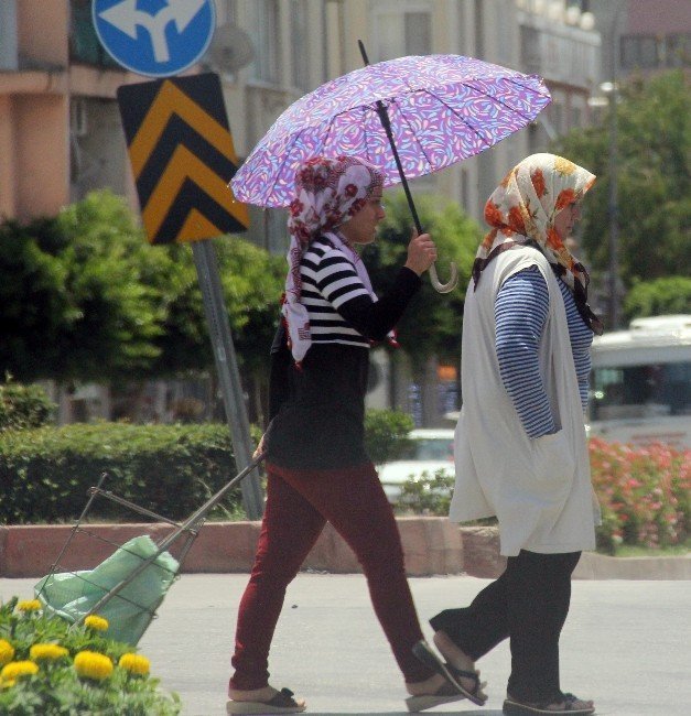 Adana’da Hava Sıcaklığı 46 Dereceyi Gösterdi