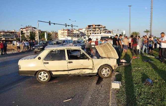 Manavgat'ta Kaza: 2 Yaralı