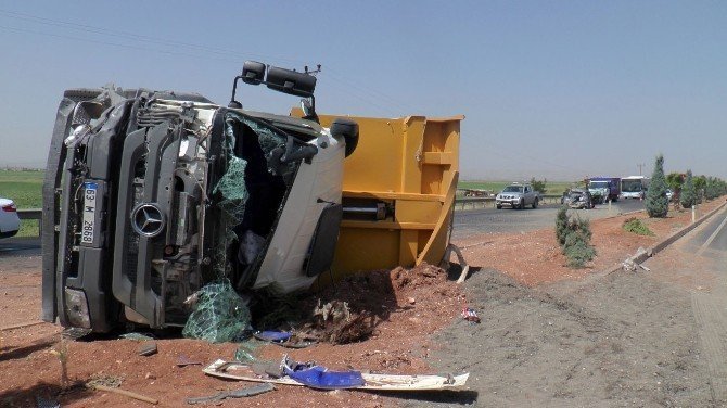 Şanlıurfa'da Feci Kaza 1 Ölü, 7 Yaralı