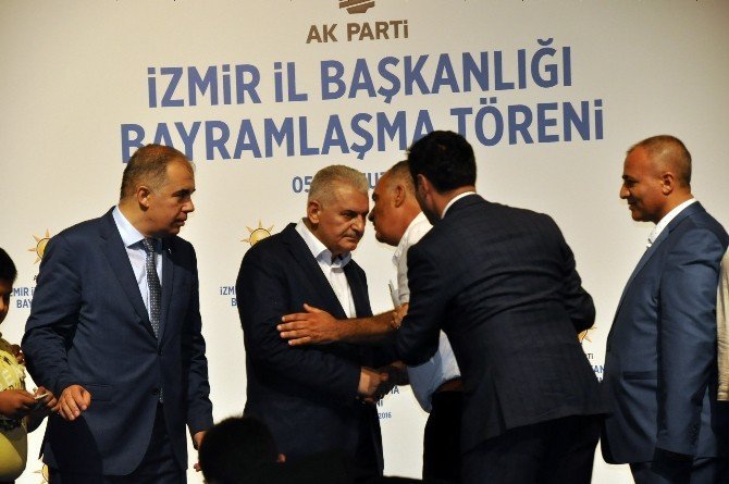 Başbakan Yıldırım İzmir'de Partililerle Bayramlaştı