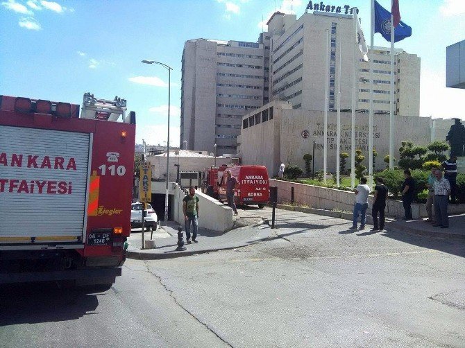 Ankara'da Bir Hastanede Yangın Çıktı