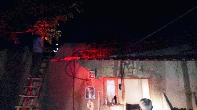 Malatya’da Yangın 2 Evde Büyük Hasar Bıraktı