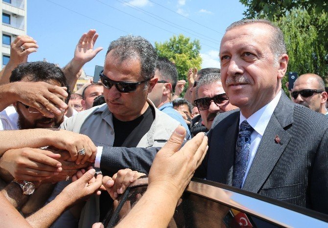 Cumhurbaşkanı Erdoğan Osmanlı Camii İnşaatını İnceledi