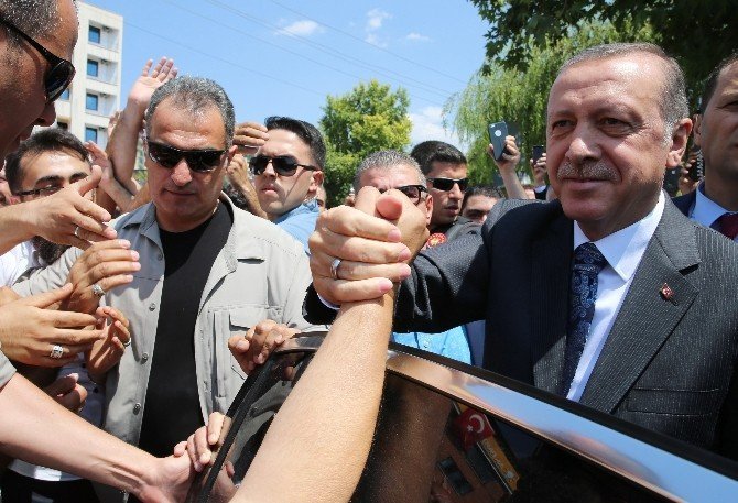 Cumhurbaşkanı Erdoğan Osmanlı Camii İnşaatını İnceledi