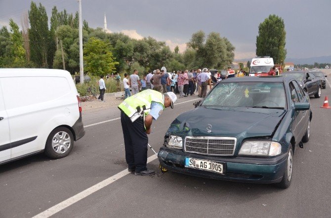 Konya'da Motosiklet İle Otomobil Birbirine Girdi
