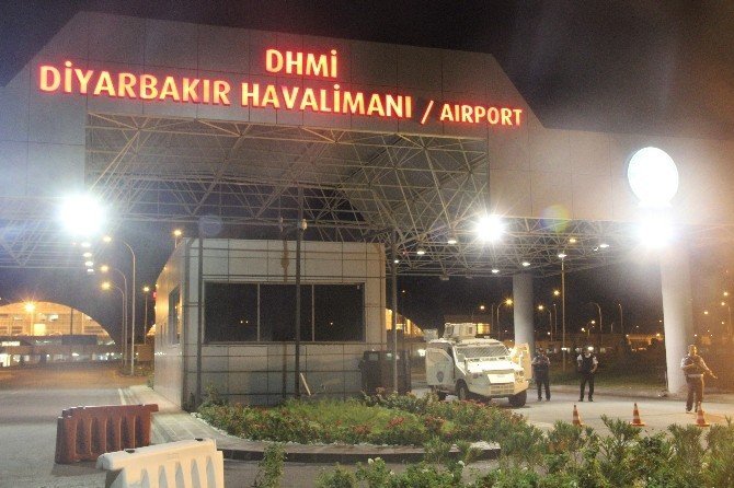 Diyarbakır Havalimanı’na Saldırdılar