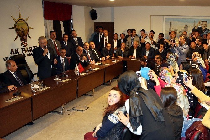 Başbakan Yıldırım Erzurum'da Partililere Seslendi