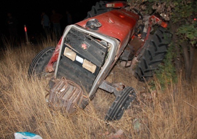 Elazığ'da Traktörle Otomobil Çarpıştı