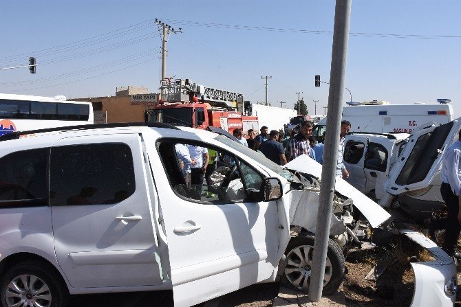 Nusaybin’de İki Araç Çarpıştı: 1 Ölü, 4 Yaralı