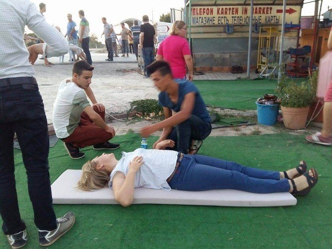 Antalya’da İki Araç Birbirine Girdi: 6 Yaralı