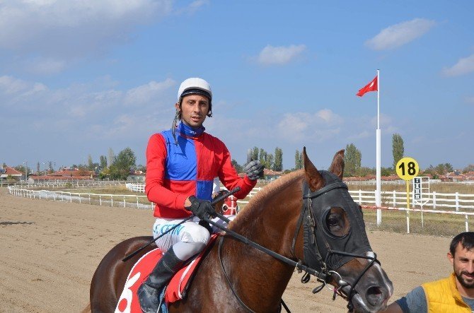 Mahmudiye At Yarışları Gerçekleşti