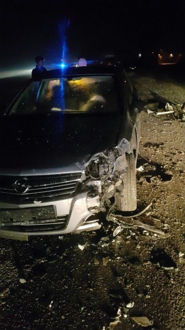 Bartın’da İki Otomobil Çarpıştı: 2 Yaralı