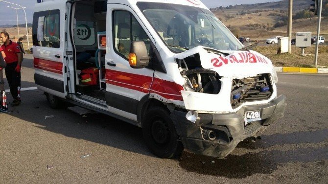 Ambulans Kaza Yaptı 1 Kişi Öldü