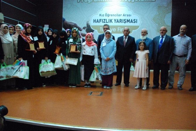Kız Öğrenciler Hafızlık Yarışması Türkiye Finali Adıyaman’da Yapıldı
