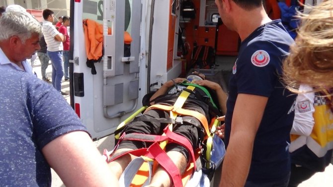 Kilis’te Motosiklet İle Otomobil Çarpıştı: 2 Yaralı