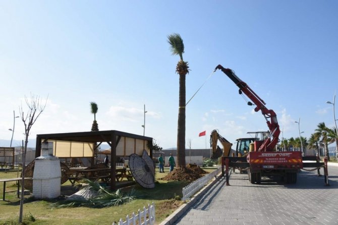 Aliağa Belediyesi’nin Eski Hizmet Binası Yıkıldı