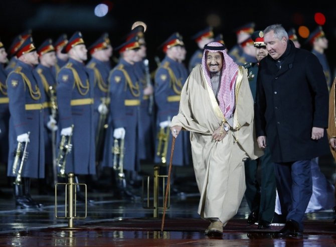 Suudi Arabistan Kralı’ndan Moskova’ya Tarihi Ziyaret