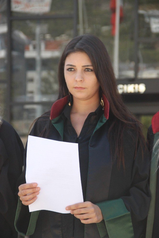 Antalya’daki Kadına Şiddete Avukatlardan Tepki
