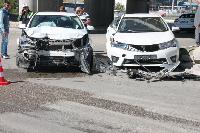 Elazığ’da Trafik Kazası: 5 Yaralı