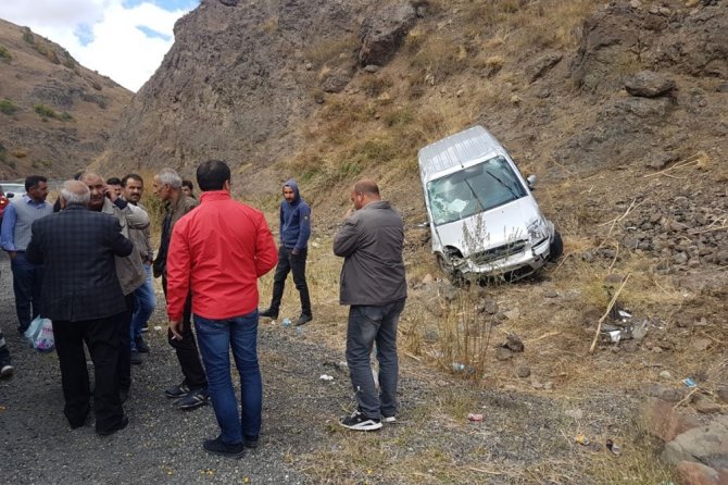 Eleşkirt’te Trafik Kazası: 2 Yaralı